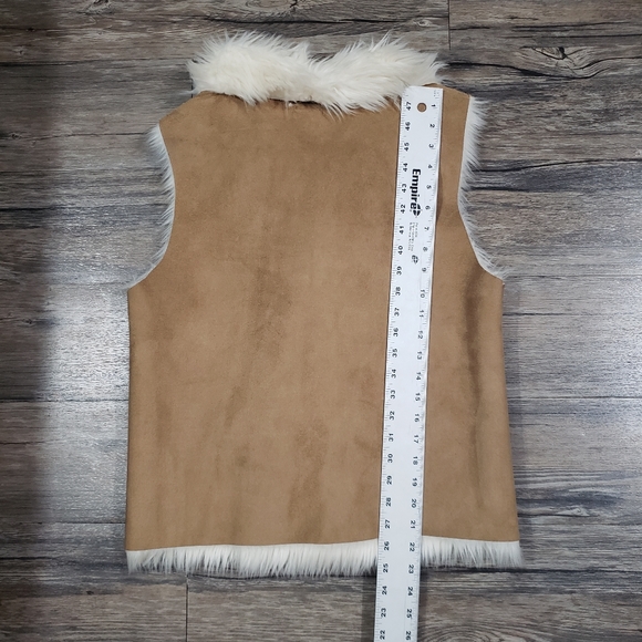 Lilya sherpa faux fur suede vest size large - Picture 11 of 12